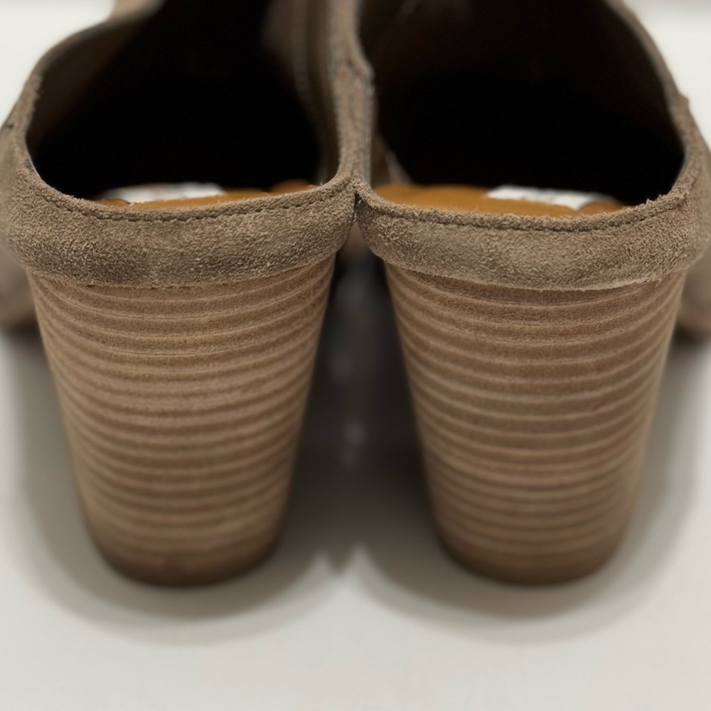 Steve Madden “MIILO” Taupe Suede Leather Mules NWOT/NWOB - Picture 5 of 9